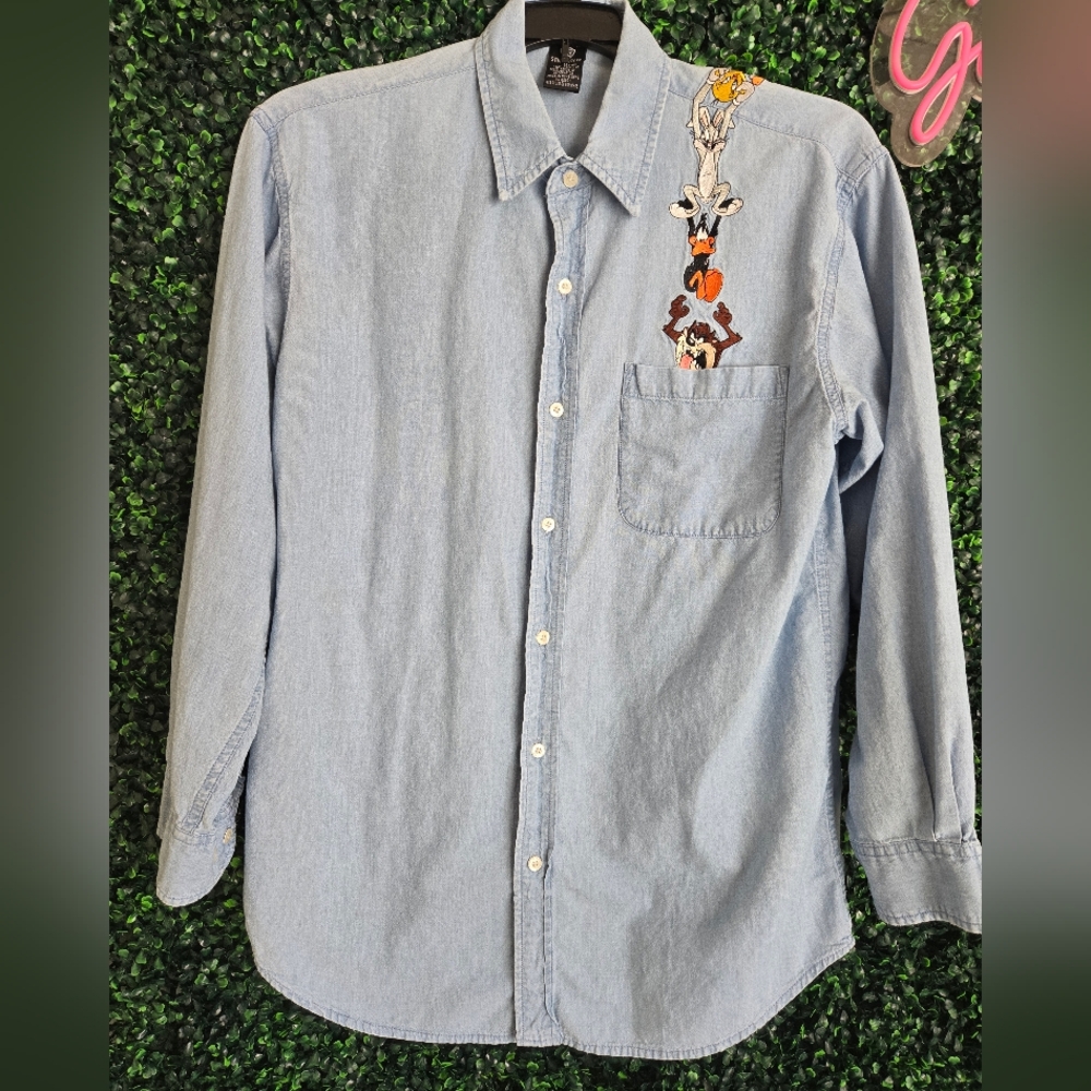VTG Warner Brothers 1998 Denim Shirt Stictched Looney Tunes Bugs, Taz Etc Medium